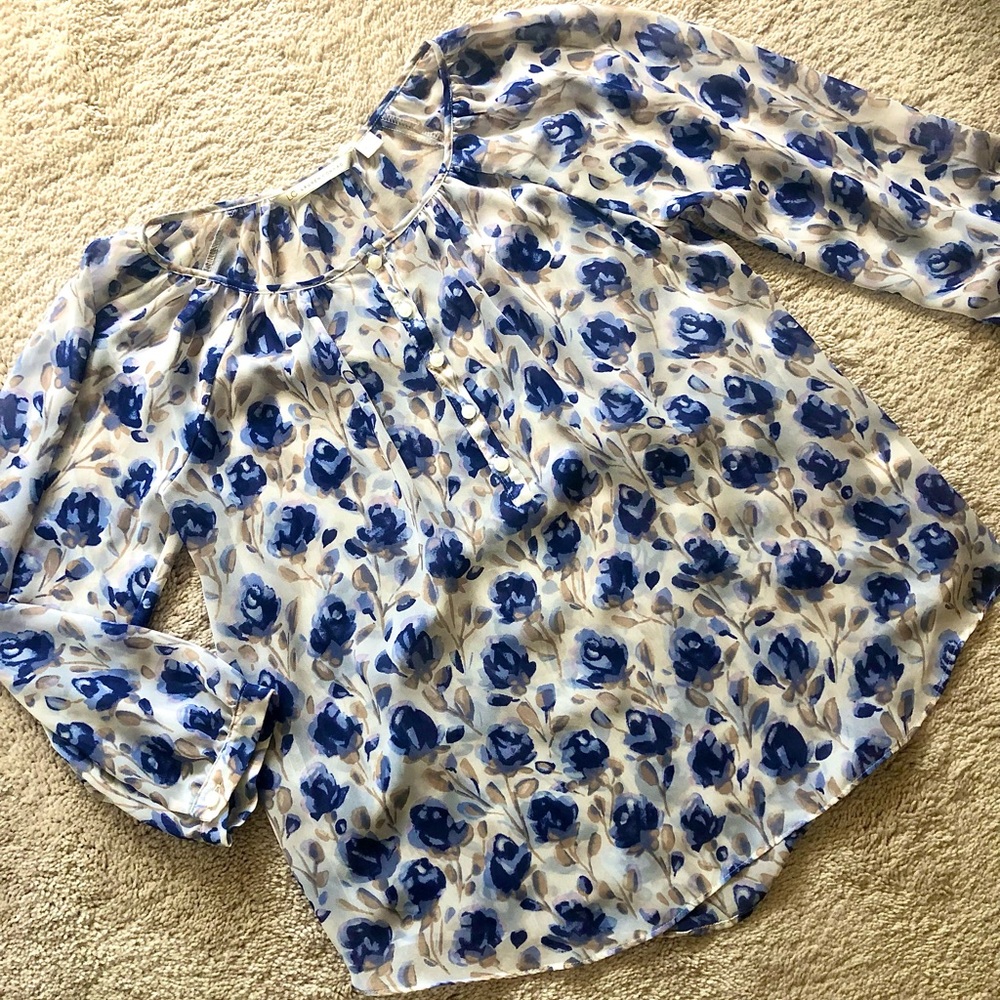 Beautiful sheer Lauren Conrad blouse
